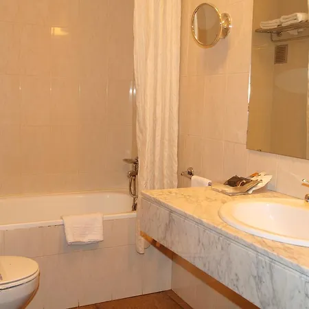 Otel Guillem & 4*